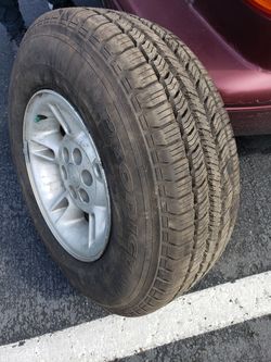 Only 1 size 235-75r15