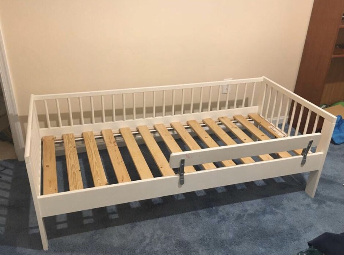 Extra long toddler bed and long mattress