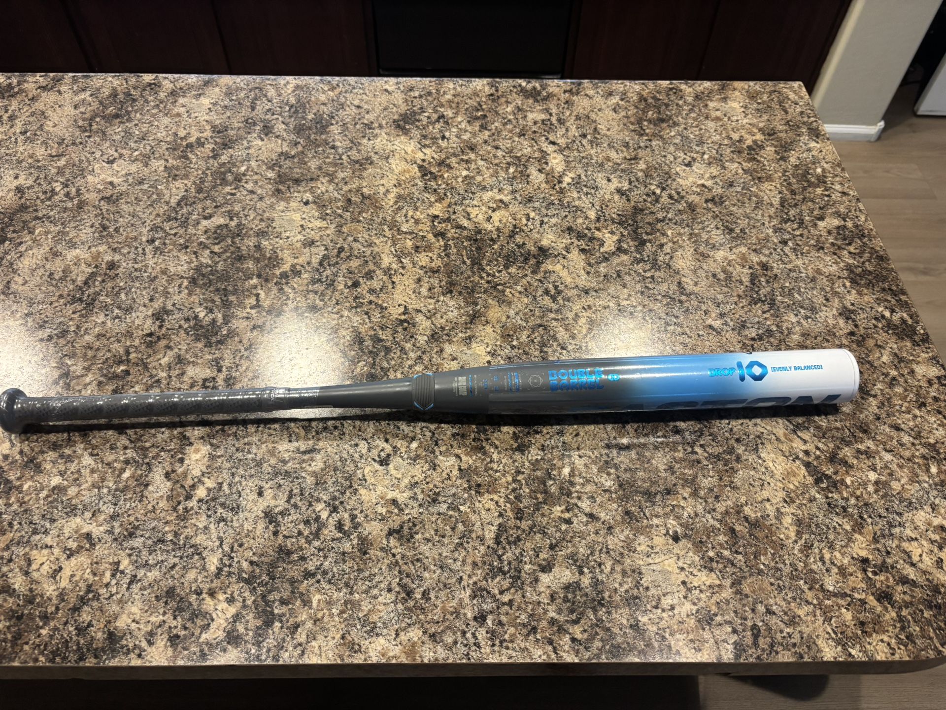 New 33 -10 Easton Ghost OG