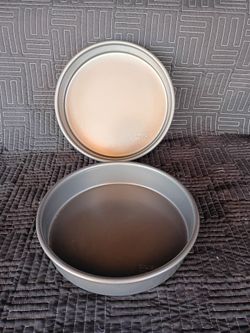 Chicago Metallic Commercial II Non-Stick Round Cake Pans