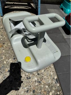 Kids Clean Car Ride-On Go Kart with Detachable Mop