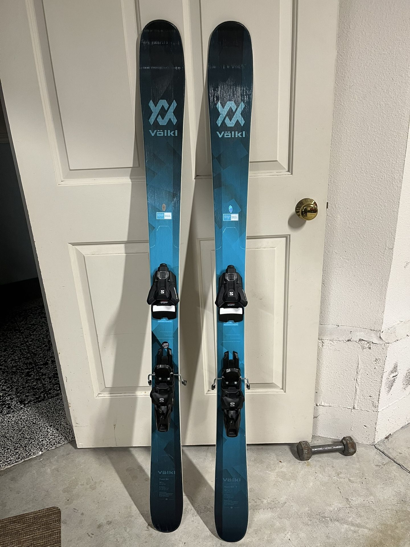 Like New Vokl Skis - Yumi 84 147cm