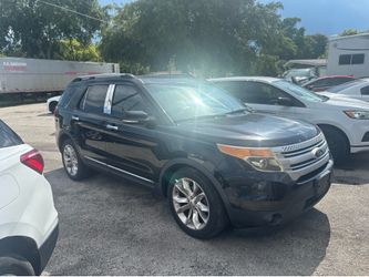 2011 Black Ford Explorer