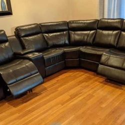 New Recliner Sectional Couch! Free Delivery 🚚! Financing Available! 