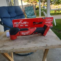 Milwaukee
M18 FUEL 18V Lithium-Ion Cordless Brushless Oscillating Multi-Tool (Tool-Only)STORE PRICE $229