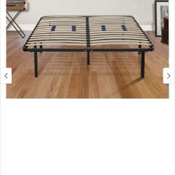 Queen bedframe w/ Slats 