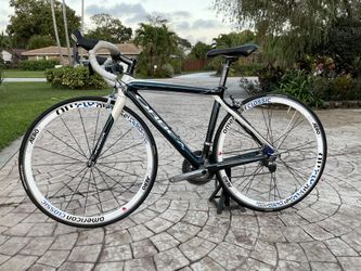 Orbea onix online carbon road bike