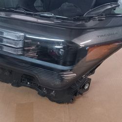 2023 Toyota Tacoma Headlight 
