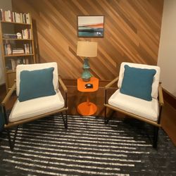 Mid-Century Lounge Chairs (Set of 2) – Like New ke New