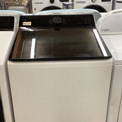 LG Washer and Dryer Set New Scratch And Dent 