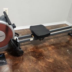 Rowing machine (3 months old, never used)