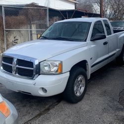 2006 Dodge Dakota 