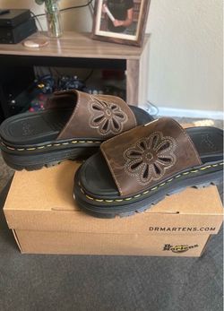 Dr. Martens Zebzag Flower Slides – $90 OBO 🌸