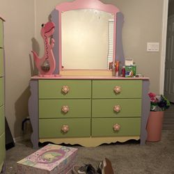 Little Girls Bedroom Furniture Set