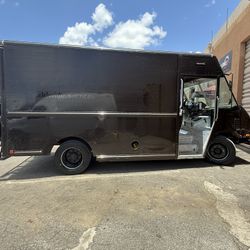 2009 P700 STEPVAN, DIÉSEL