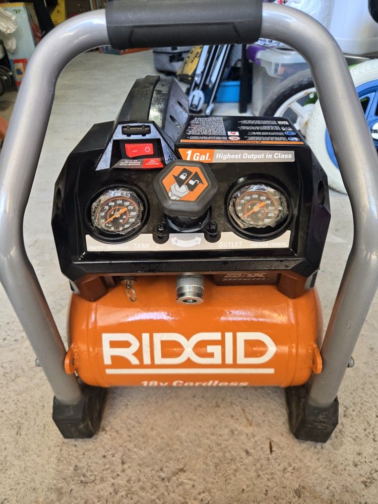 Ridgid 1 Gallon Cordless Compressor