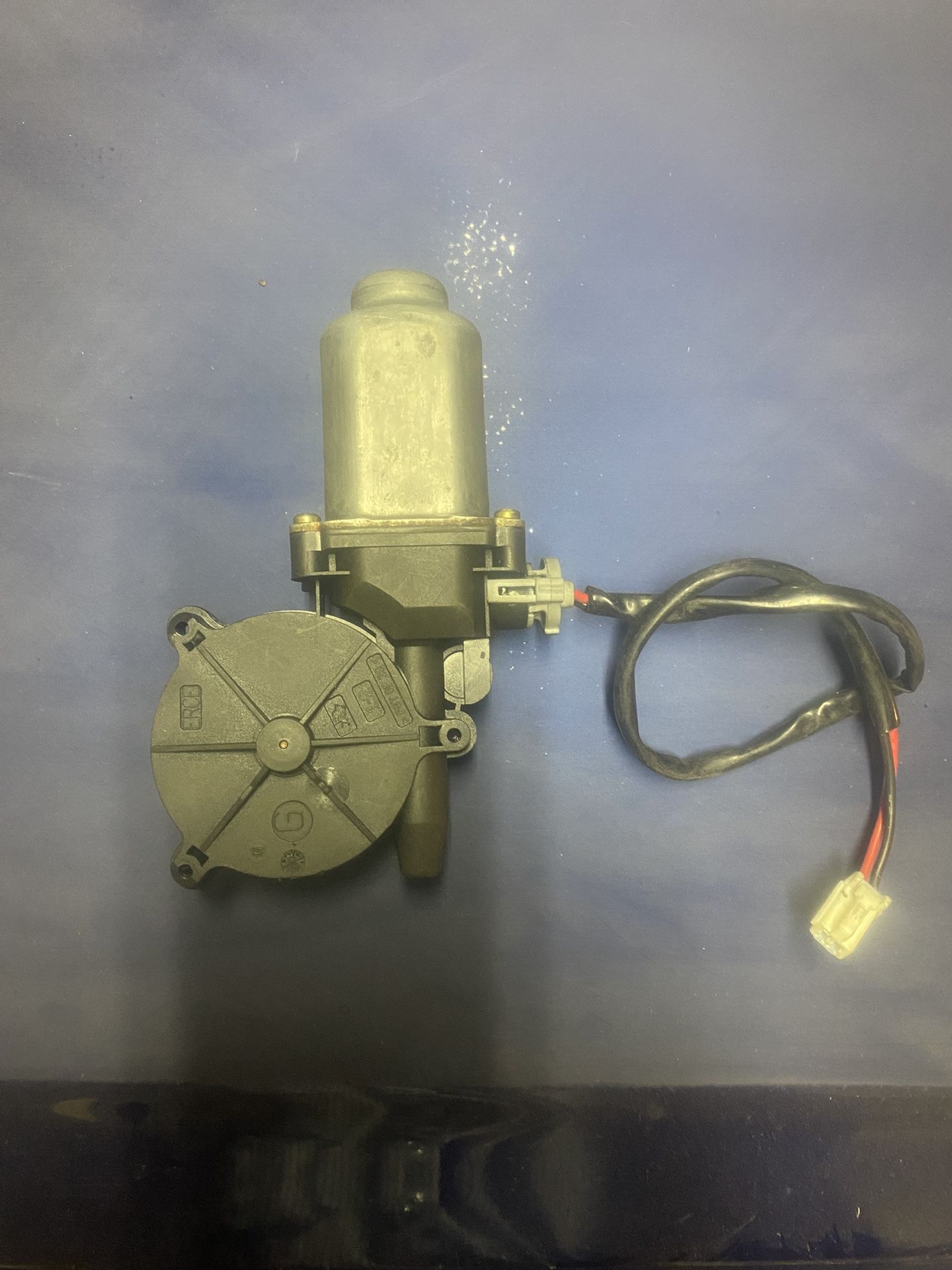 Door motor
