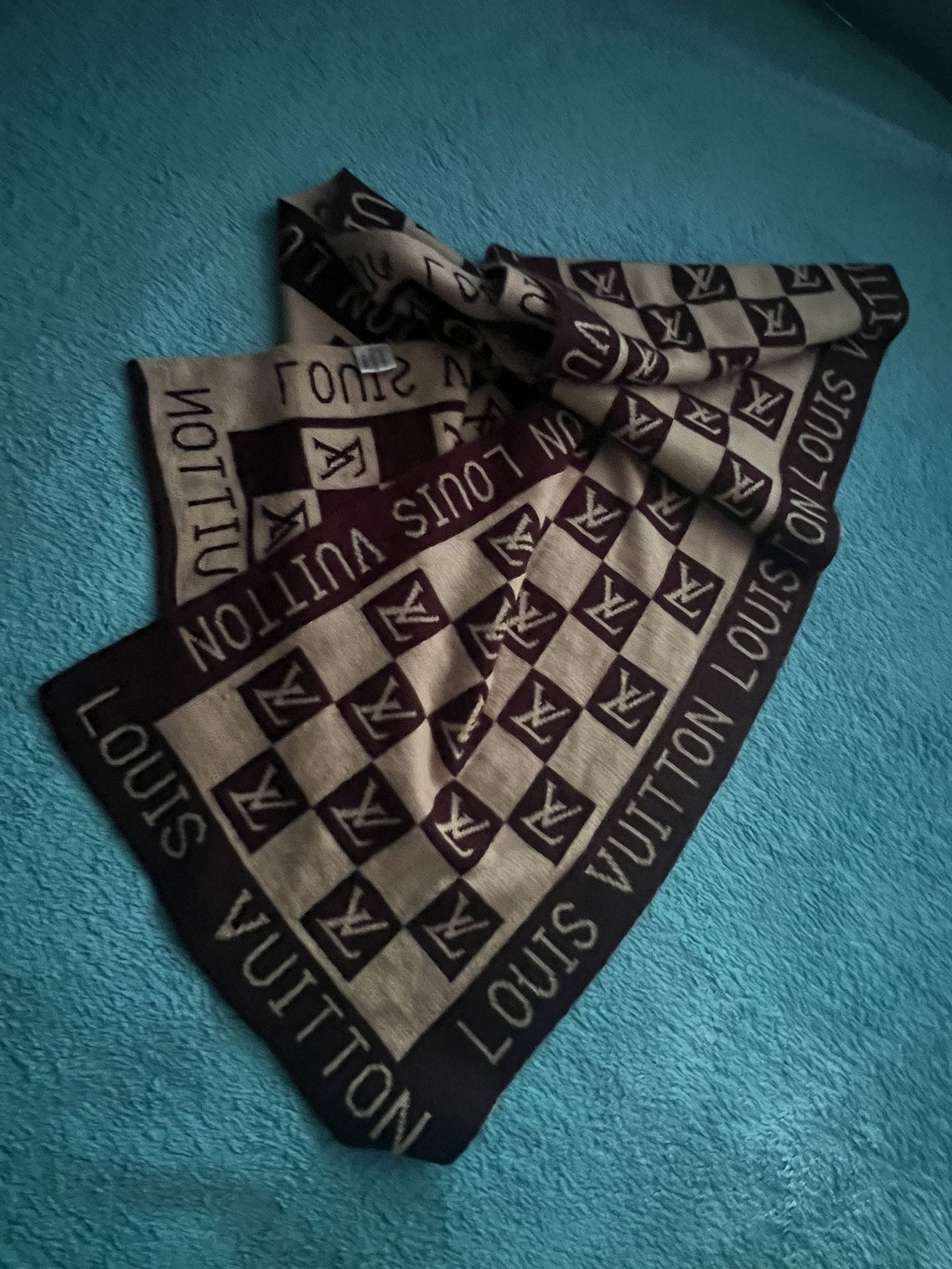 brown louis vuitton scarf