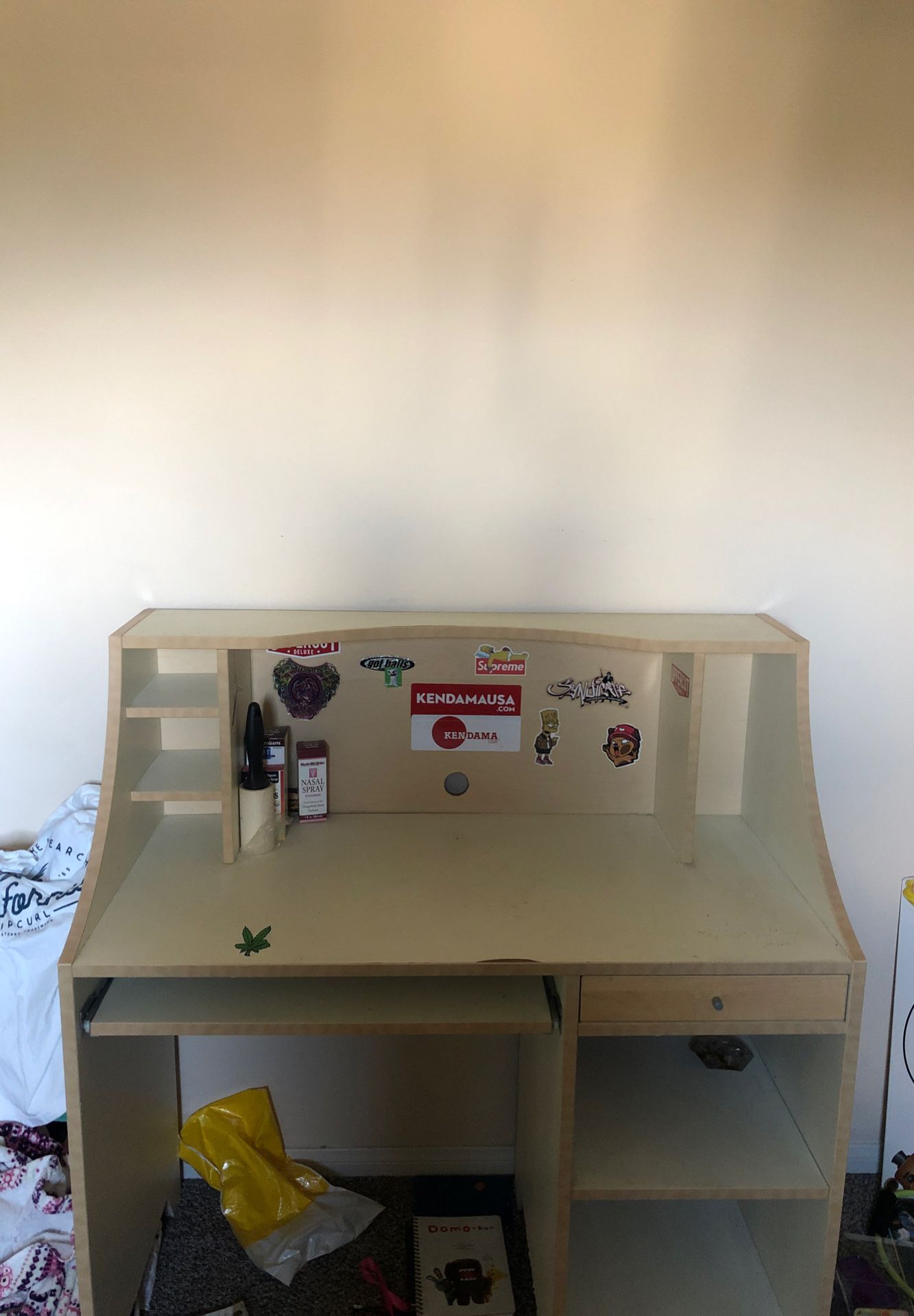 Kids desk great shape with some stickers