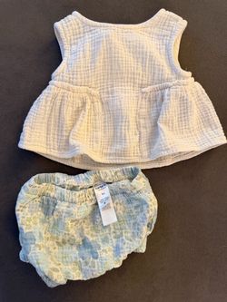 Carter's Baby Girl 2-Piece Muslin Set 9M