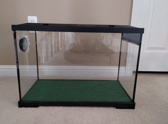 Reptile Tank With Reptile Mat And Thermometer!! Need Gone ASAP! Moving!