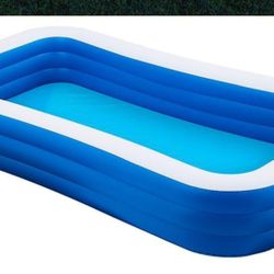 Swimming  pool with seat