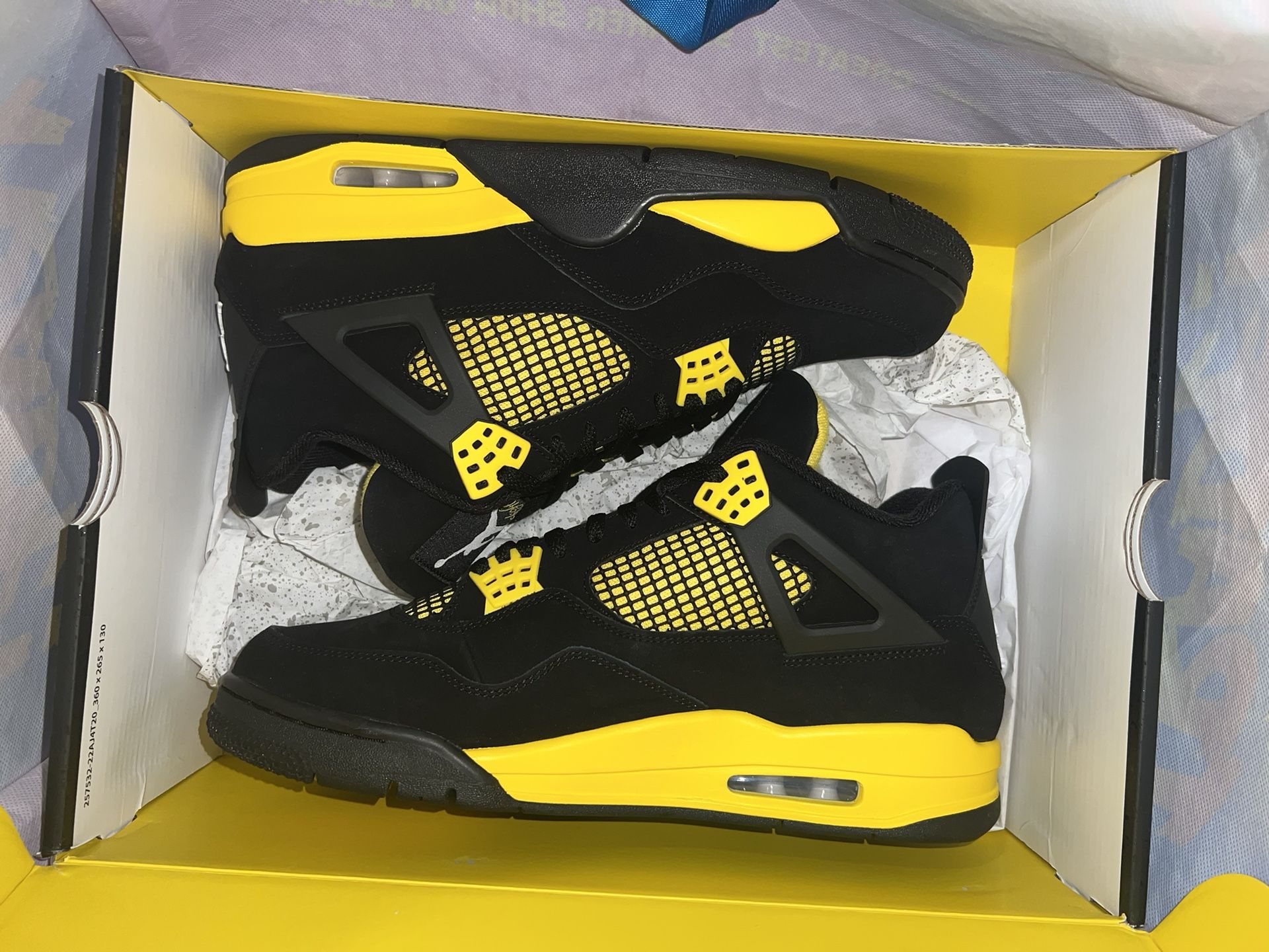 Jordan 4 Thunder Yellow New