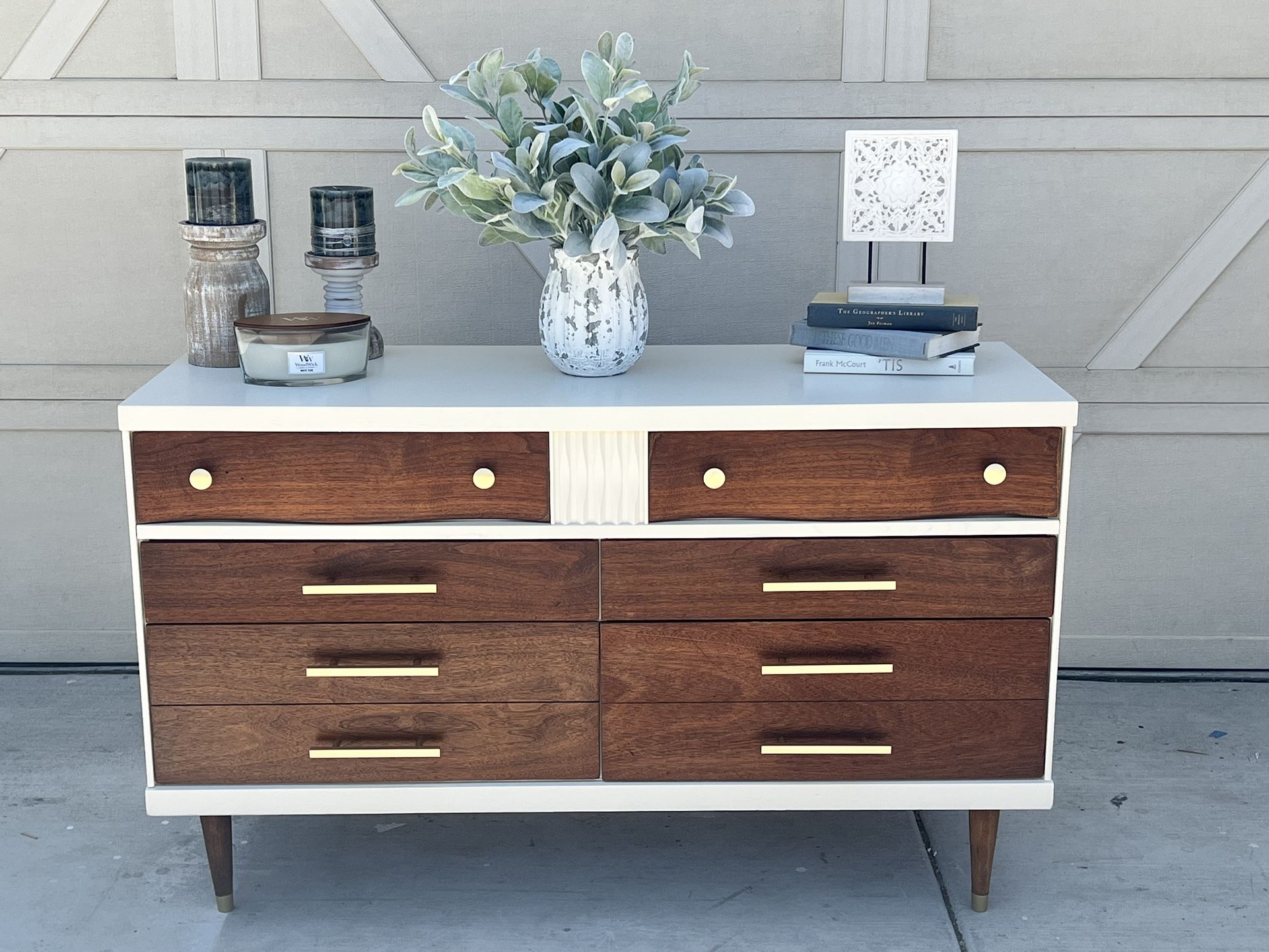 BEAUTIFUL BASSETT FURNITURE DRESSER