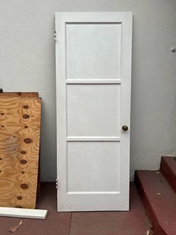 Free 1940’s vintage three panel interior wood door