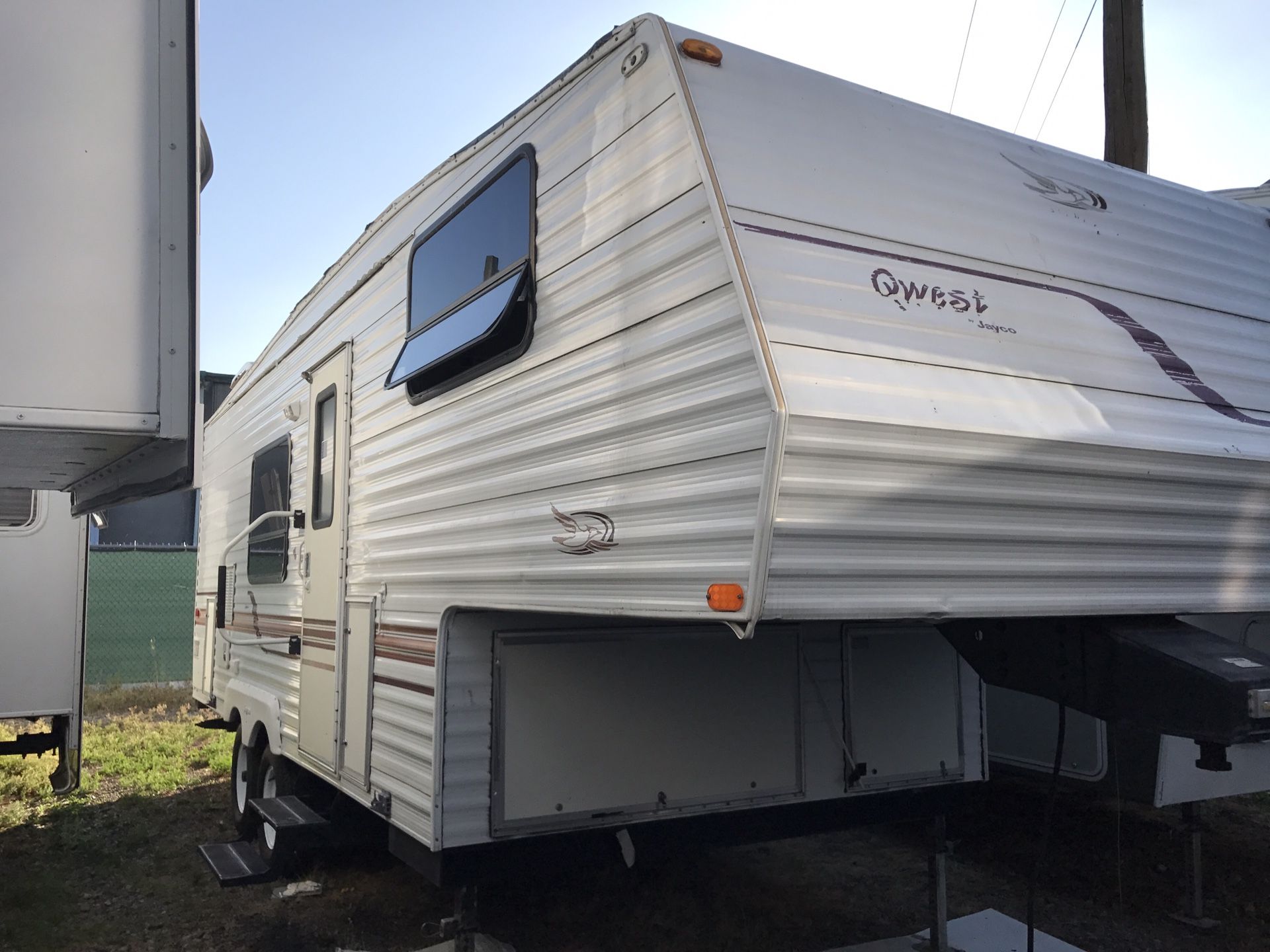2000 jayco qwest 24ft fifth wheel for Sale in Lakewood, WA OfferUp