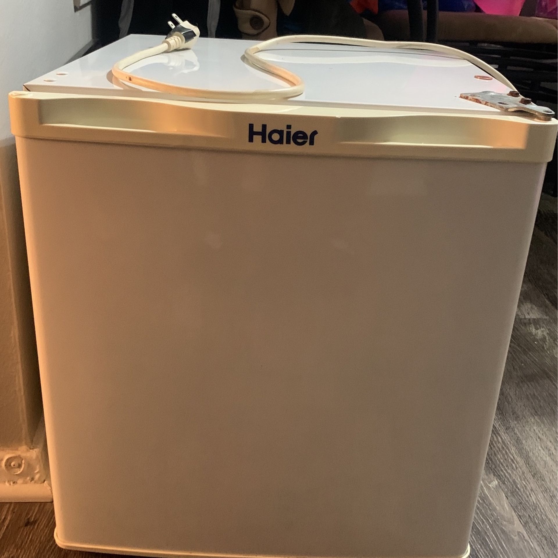 HAIER Mini Fridge