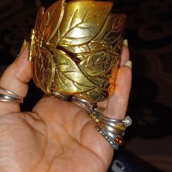 Vintage Leaf Bangle Bracelet 