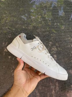 On The Roger Advantage Triple White Leather Tennis