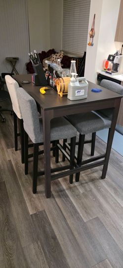 Kitchen Table and Chairs