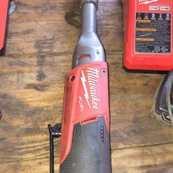 Ratchet 3/8" y battery M12 y Charger M12 M18