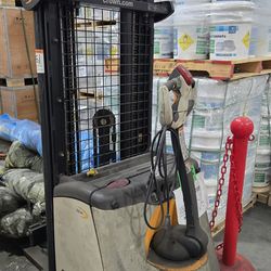 Electric walkie stacker CROWN