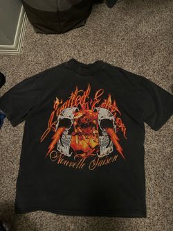 Graphic tee
