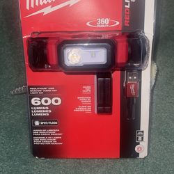 Milwaukee 600 Lumens LED USB 360-Degree Visibility Hard Hat Headlamp
