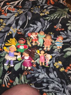 Vintage toys.  cabbage patch figures
