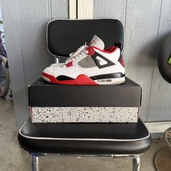 Jordan 4 Retro Fire Red (2020) Size 11