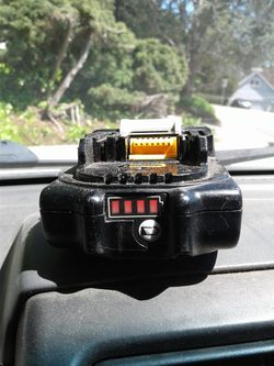 2.0 volt Makita battery