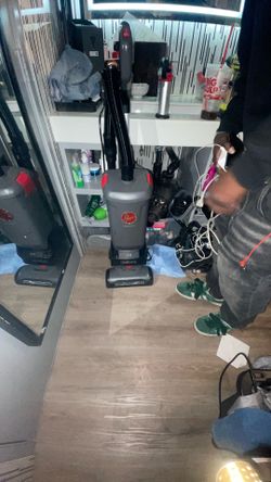 Commercial vacuum Hoover cordless upright bag