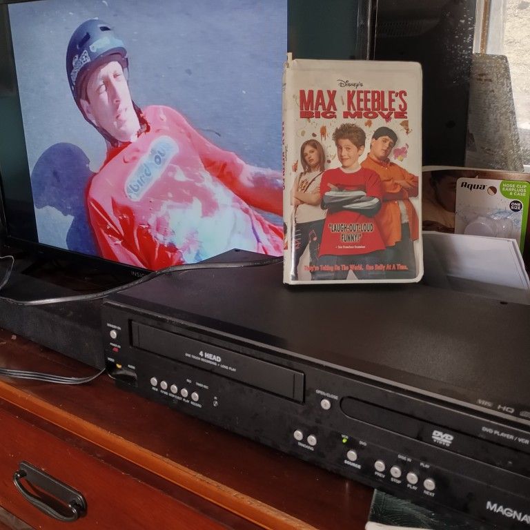Magnavox DVD VHS Dv220mw9