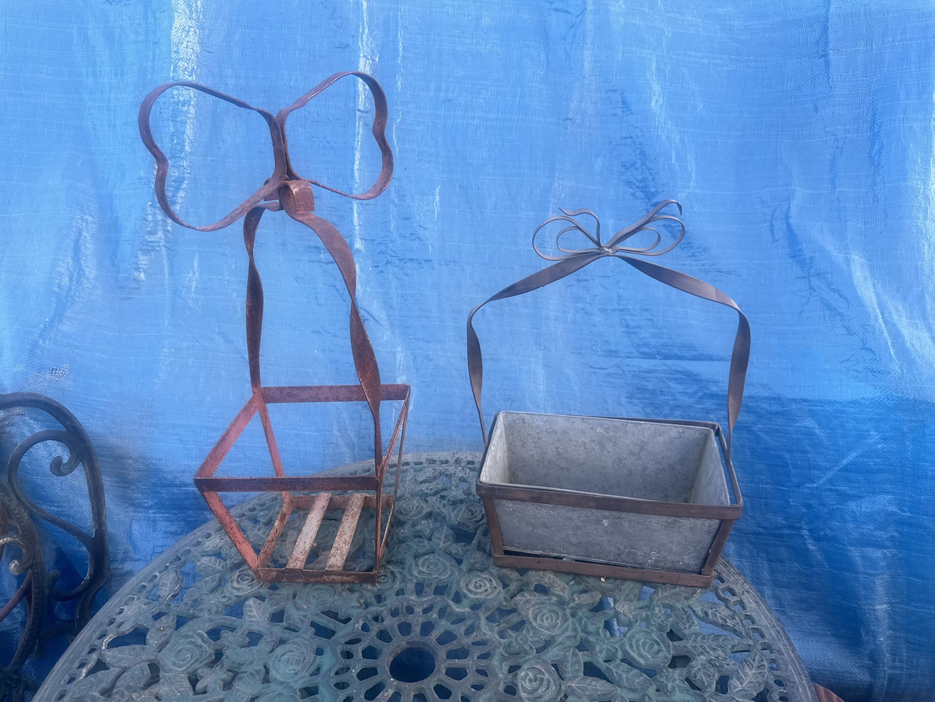 2 Metal Baskets