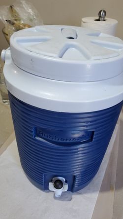 Rubbermaid water cooler