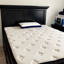 Firm Queen size mattress, 12-inch with 1 Sleepy's Signature Gel Memory Foam Pillow