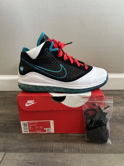 Nike LeBron VII Red Carpet (GS), Size 7Y (slightly used) 