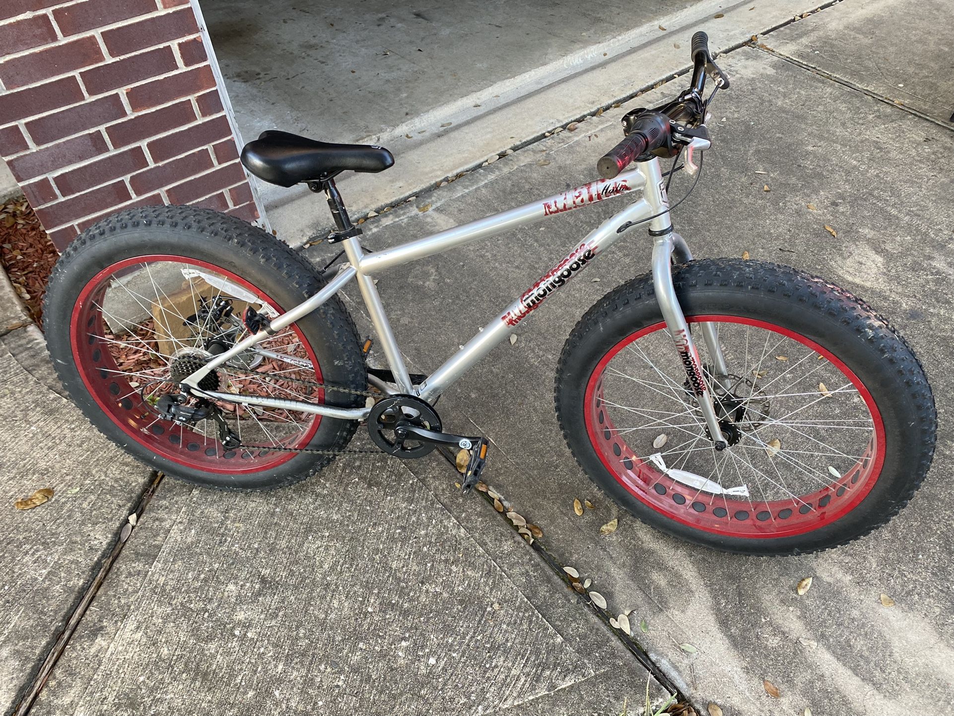 Mongoose Men's Malus 26 in Fat Tire Bike