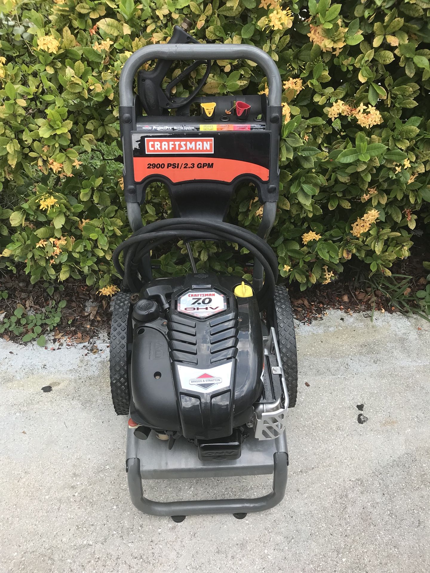 CRAFTSMAN PRESSURE WASHER - 2900 PSI, 2.3 GPM, START RIGHT UP - WORKS GREAT