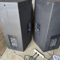 Pair Of Jbl Srx 835 Powered Speakers 